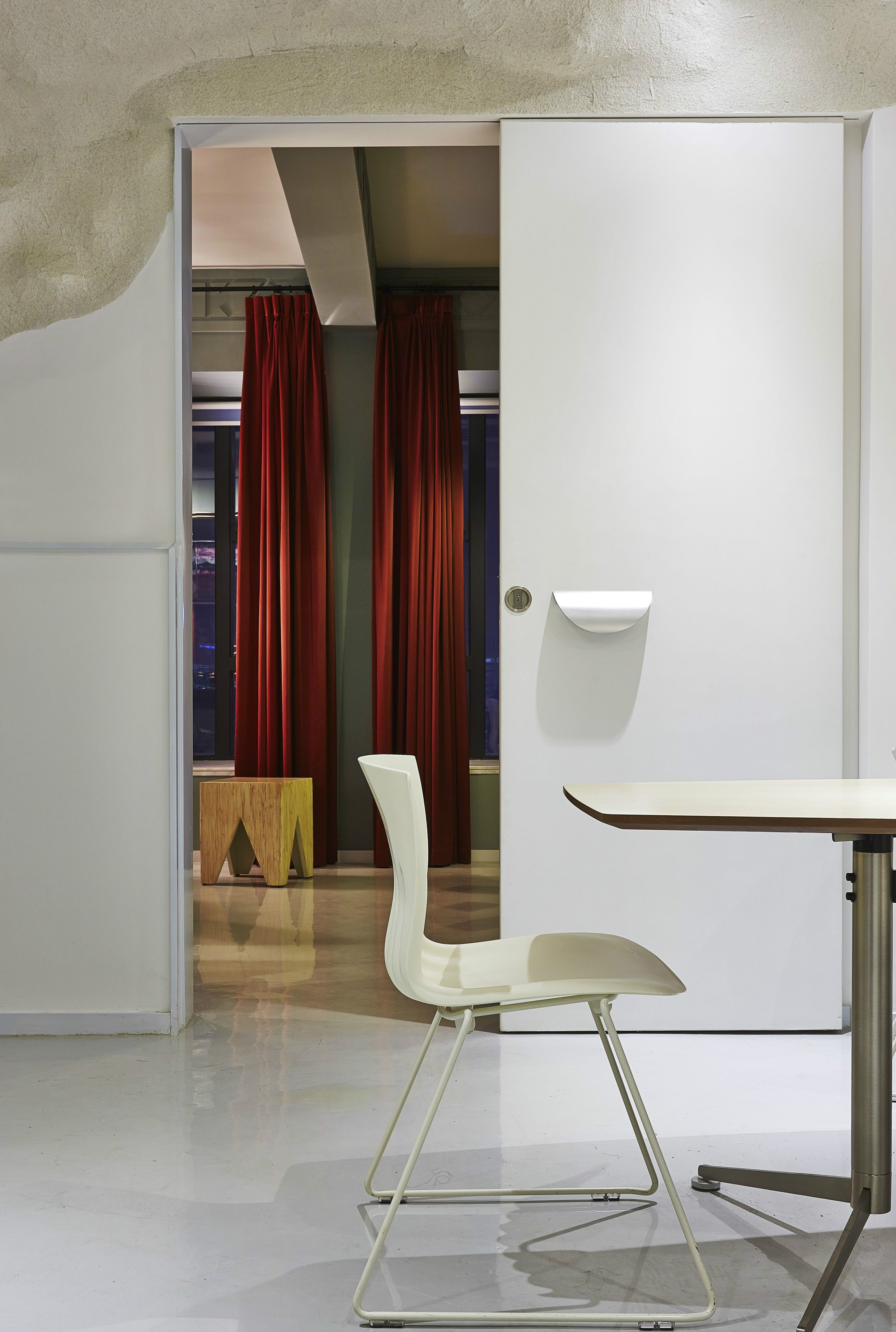 上海山洞風(fēng)格辦公室裝修設(shè)計效果圖-第2張圖片-上海古都建筑設(shè)計集團(tuán) 上海山洞風(fēng)格辦公室裝修設(shè)計效果圖-第2張圖片-上海古都建筑設(shè)計集團(tuán)