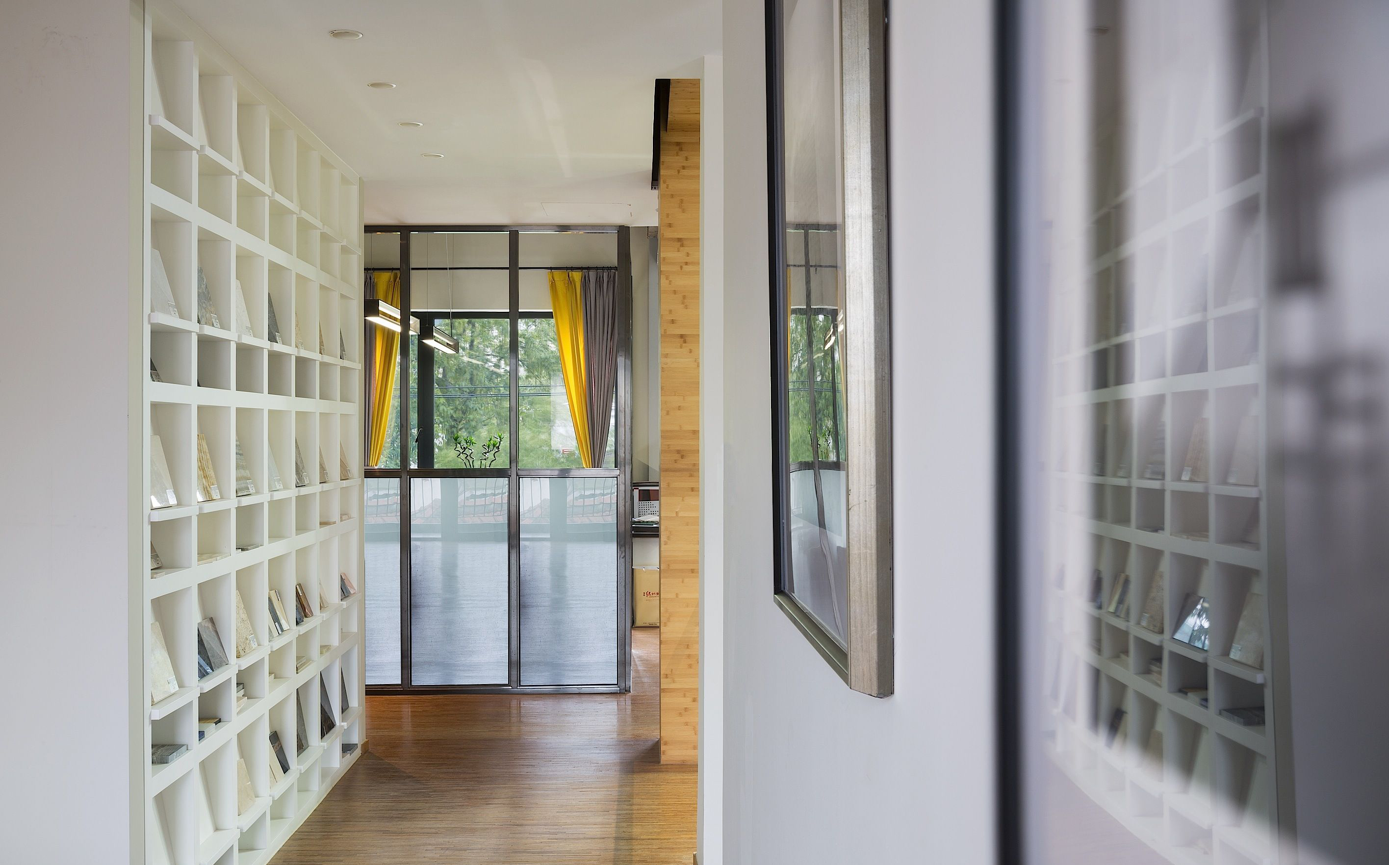 徐匯區(qū)辦公室裝修落地窗設(shè)計-第1張圖片-上海古都建筑設(shè)計集團