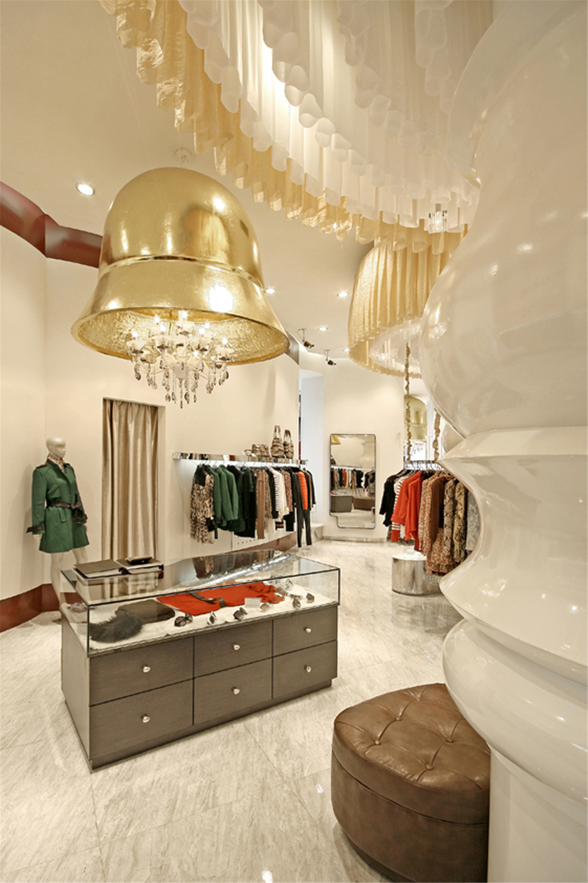 簡(jiǎn)潔明亮服裝店裝修設(shè)計(jì)-第6張圖片-上海古都建筑設(shè)計(jì)集團(tuán)