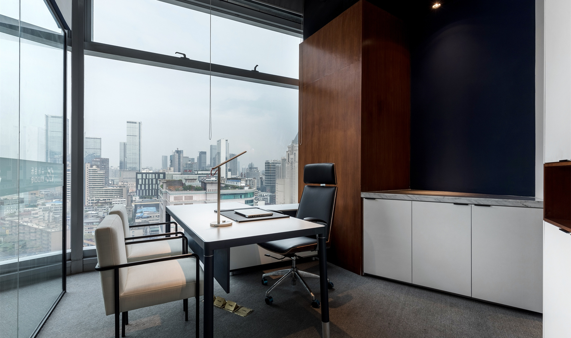 白色極簡辦公室裝修設(shè)計-第4張圖片-上海古都建筑設(shè)計集團