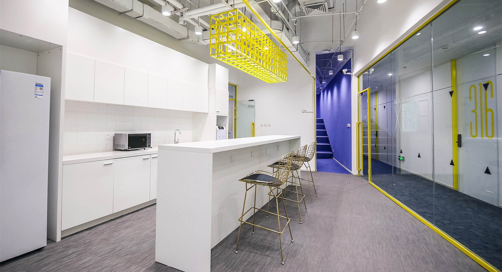 時尚簡約公共辦公空間裝修設(shè)計(jì)-第1張圖片-上海古都建筑設(shè)計(jì)集團(tuán)